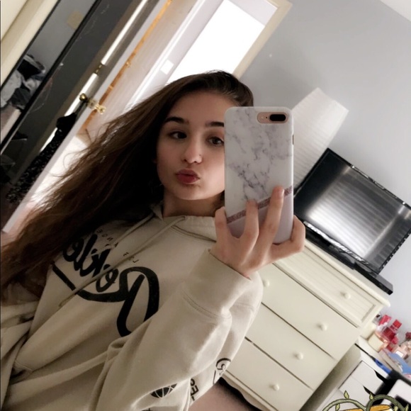 ava_nicole858